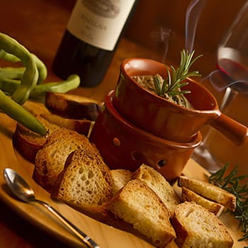 Tuscan cuisine, traditional recipes and excellent Tuscan wines